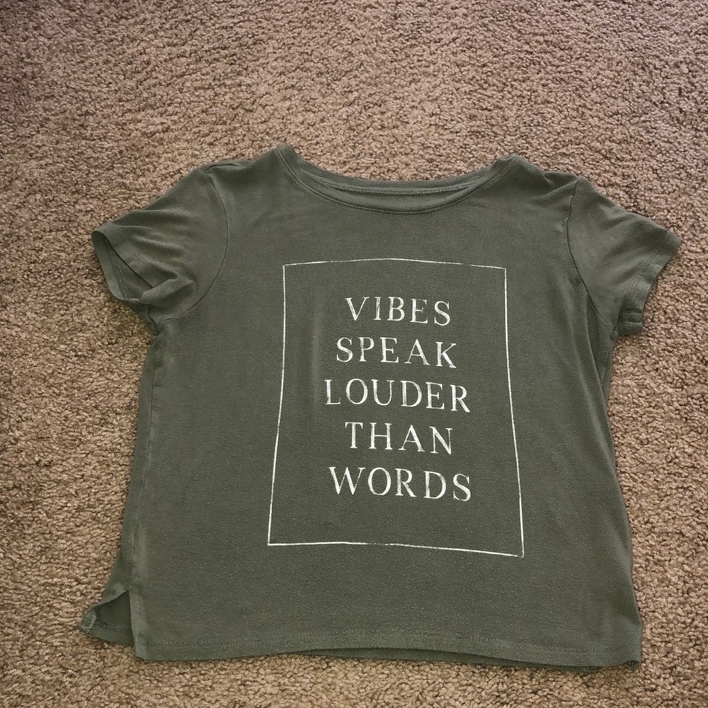 American Eagle short sleeve shirt